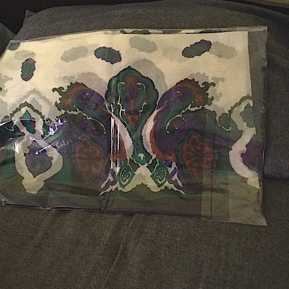 ❄️HP❄️ Isaac Mizrahi  Paisley Scarf - Picture 3 of 4